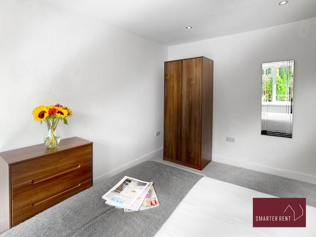 Sunninghill Village - 2 Bed - Parking And Garden Ascot  Kültér fotó