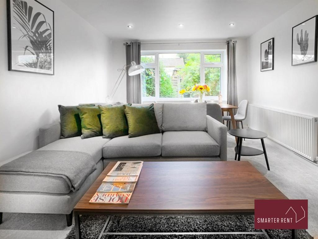 Sunninghill Village - 2 Bed - Parking And Garden Ascot  Kültér fotó