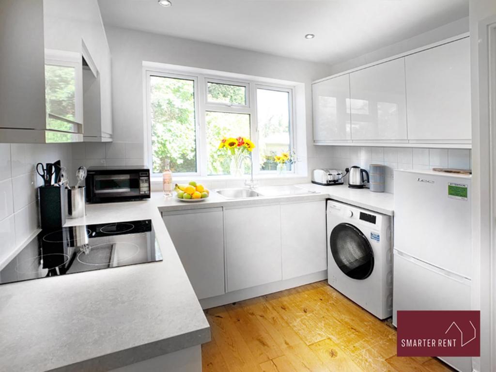 Sunninghill Village - 2 Bed - Parking And Garden Ascot  Kültér fotó